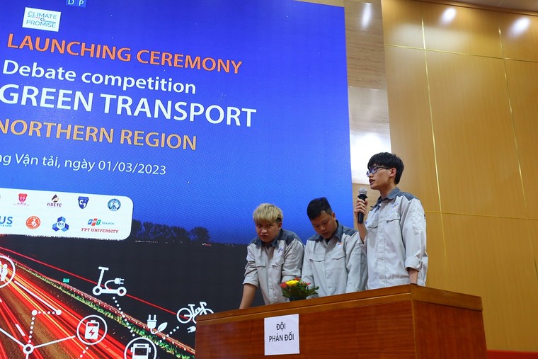 11 trường đại học, cao đẳng phía Bắc tranh tài hùng biện về giao thông xanh ảnh 4