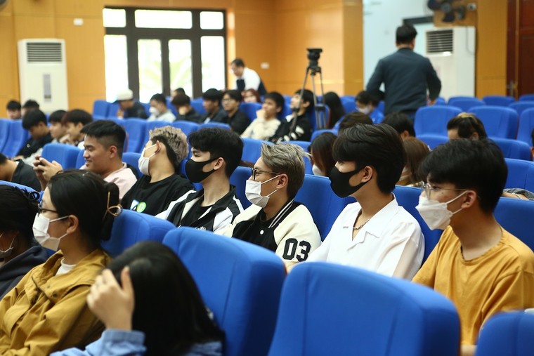 11 trường đại học, cao đẳng phía Bắc tranh tài hùng biện về giao thông xanh ảnh 3