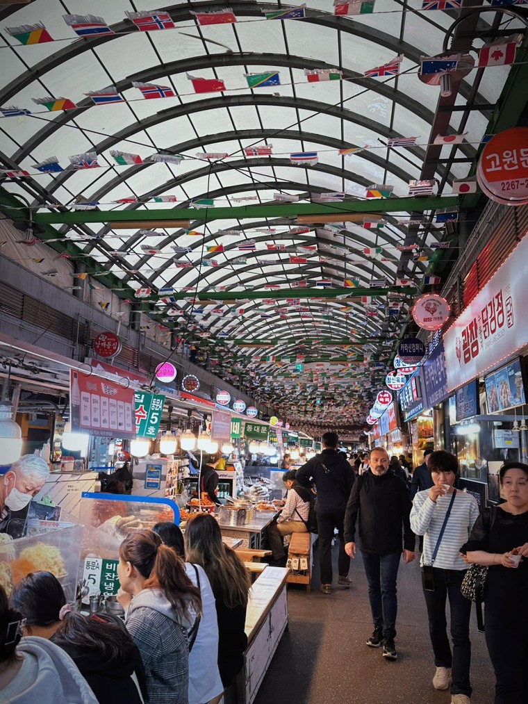 Không khí nghỉ lễ đã “bùng nổ” các diễn đàn ảnh 1