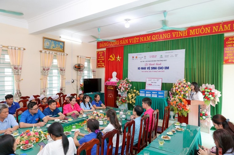 Khánh thành 10 "nhà vệ sinh cho em": Mang giấc mơ có thật đến học sinh miền núi ảnh 2