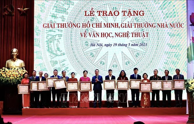Lễ trao tặng Giải thưởng Hồ Chí Minh, Giải thưởng Nhà nước về văn học, nghệ thuật năm 2022 ảnh 6