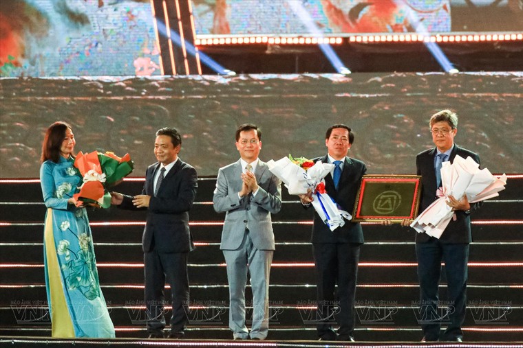 Chủ tịch nước dự Lễ đón Bằng ghi danh của UNESCO đối với nghệ thuật làm gốm của người Chăm ảnh 2