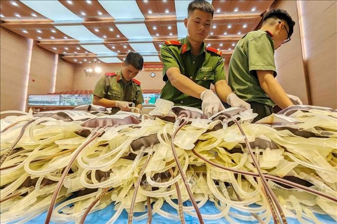 Công an Hà Nội phát động Hành trình “Giọt máu nghĩa tình 2023” ảnh 3