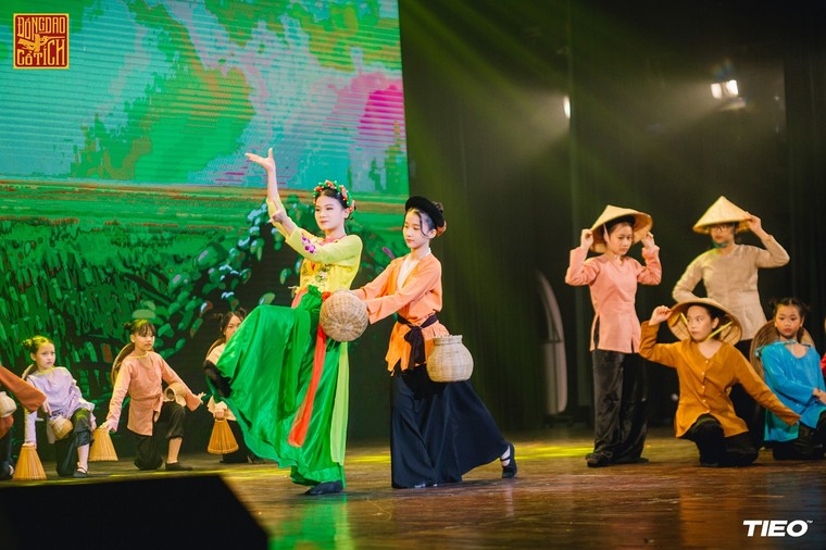 "Đồng Dao Cổ tích" - Chuyến tàu xuyên không đưa ông Bụt, Thánh Gióng... đến gần thế giới hiện đại ảnh 6