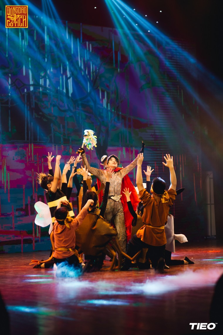 "Đồng Dao Cổ tích" - Chuyến tàu xuyên không đưa ông Bụt, Thánh Gióng... đến gần thế giới hiện đại ảnh 7