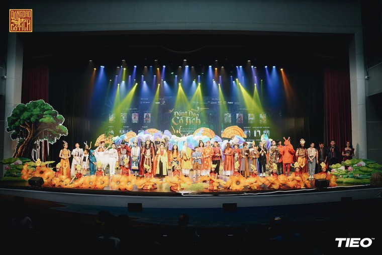 "Đồng Dao Cổ tích" - Chuyến tàu xuyên không đưa ông Bụt, Thánh Gióng... đến gần thế giới hiện đại ảnh 12