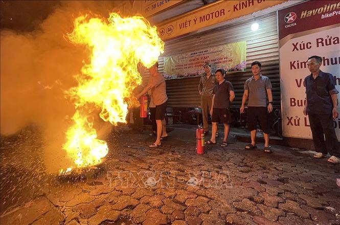 75 tổ liên gia an toàn PCCC ở Hà Nội diễn tập chữa cháy, cứu nạn cứu hộ ảnh 1