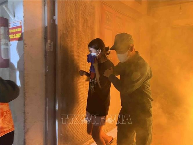 75 tổ liên gia an toàn PCCC ở Hà Nội diễn tập chữa cháy, cứu nạn cứu hộ ảnh 7