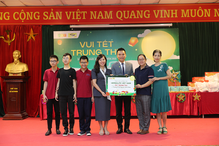 Herbalife Việt Nam vui Tết Trung thu cùng các em nhỏ tại 7 trung Tâm Casa Herbalife ảnh 3