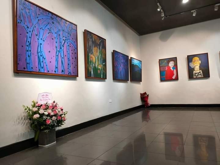 Nữ sĩ Giáng Vân: Tuổi 60 rực rỡ như áng mây chiều cùng hội họa ảnh 4