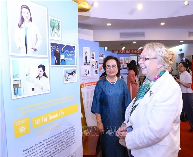 Khai mạc Triển lãm ảnh “17 Gương mặt hành động Việt Nam vì sự phát triển bền vững” ảnh 3