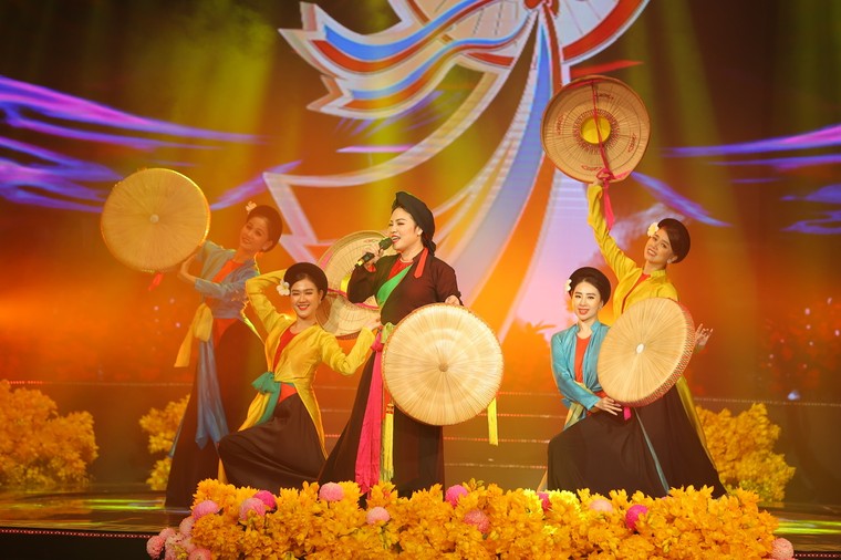 Quảng bá và bảo tồn các giá trị Di sản Văn hóa phi vật thể bằng những tiết mục đặc sắc ảnh 2