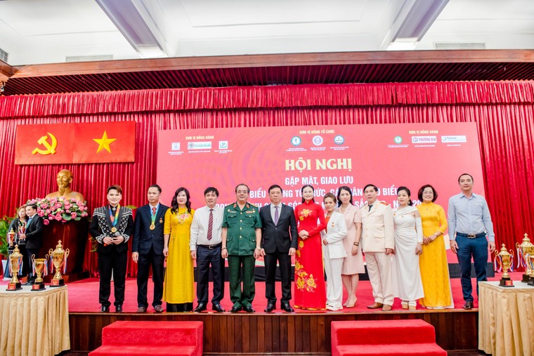 Biểu dương các tổ chức, cá nhân điển hình trong ngành làm đẹp Việt Nam ảnh 6