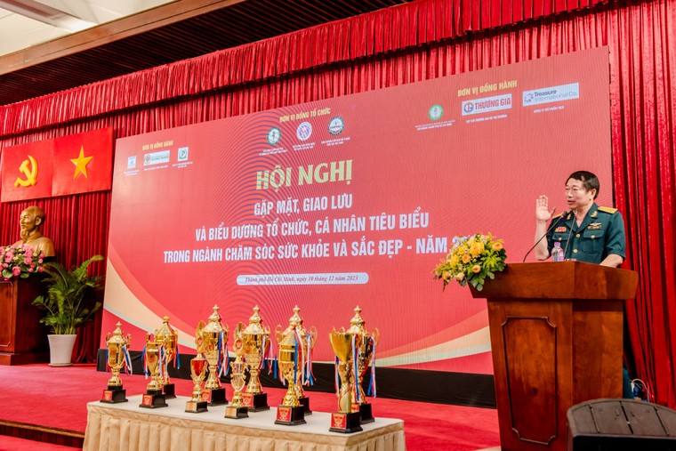 Biểu dương các tổ chức, cá nhân điển hình trong ngành làm đẹp Việt Nam ảnh 5