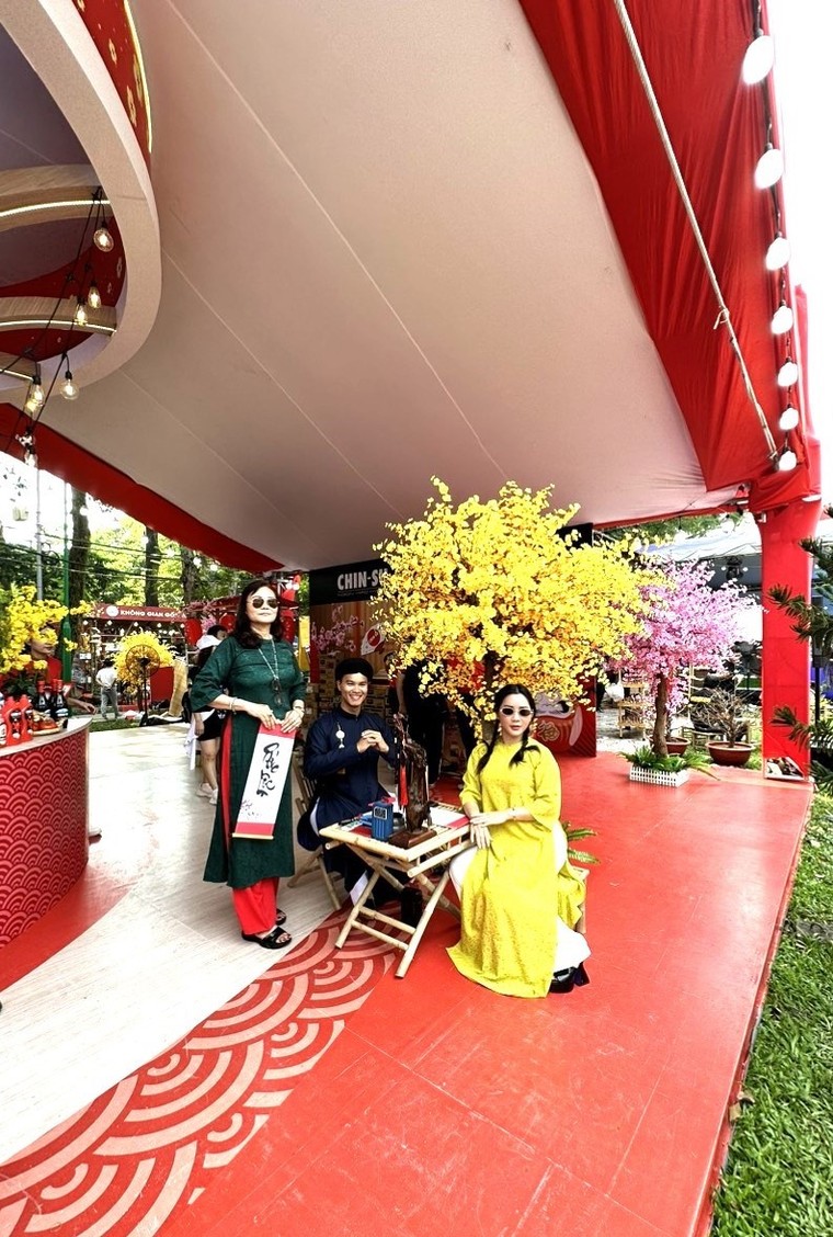 Lễ hội Tết Việt cùng Chinsu san sẻ yêu thương đến cộng đồng ảnh 3