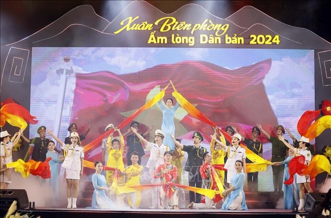 Chủ tịch nước Võ Văn Thưởng dự Chương trình “Xuân Biên phòng ấm lòng dân bản” năm 2024 ảnh 1