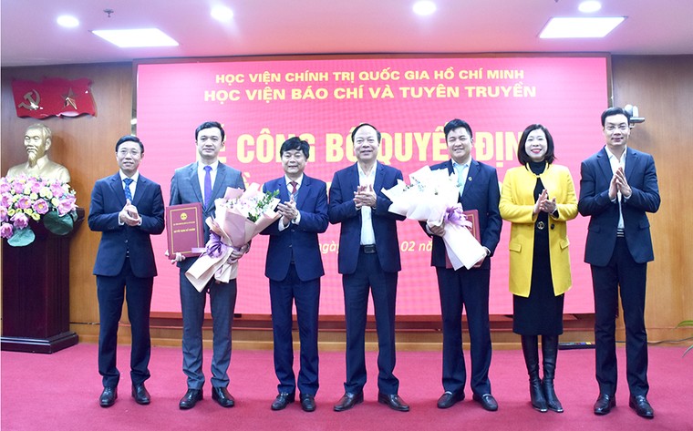 Học viện Báo chí và Tuyên truyền trao quyết định bổ nhiệm lãnh đạo quản lý và chức danh Phó Giáo sư ảnh 1