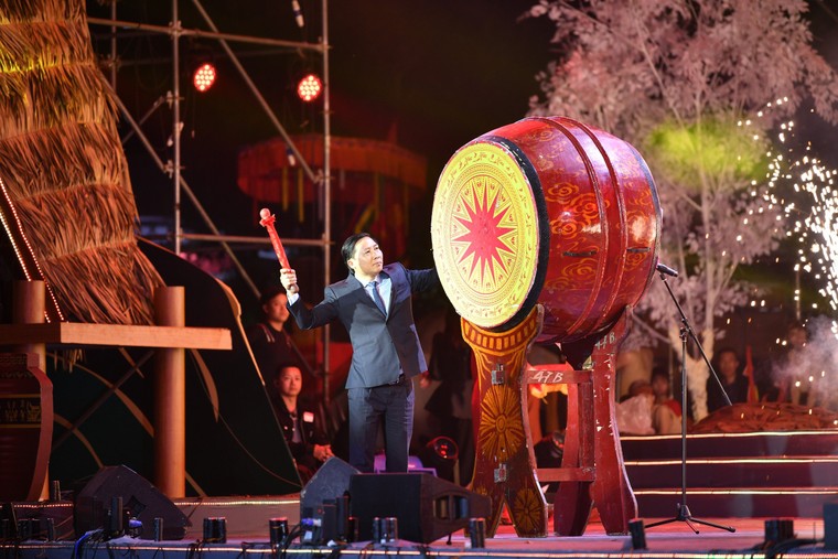 Lễ hội đền Hai Bà Trưng lan tỏa hào khí bất khuất với chương trình nghệ thuật "Âm vang Mê Linh" ảnh 3