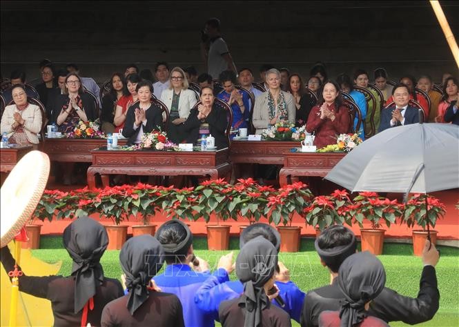 Phó Chủ tịch nước gặp mặt các nữ Đại sứ, Trưởng đại diện các tổ chức quốc tế tại Việt Nam ảnh 5