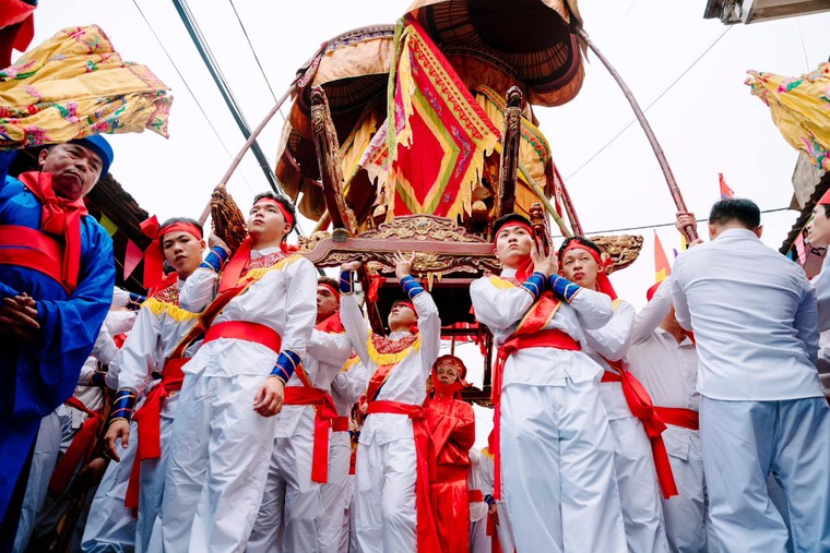 Yêu quê hương trong từng nghi thức tế lễ, rước kiệu ảnh 7