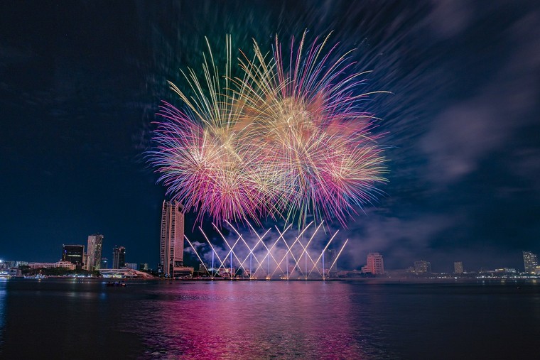 Điều gì làm nên khác biệt giữa pháo hoa và trình diễn drone? ảnh 4