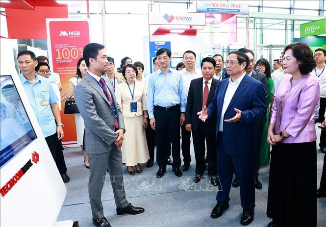 Thủ tướng Phạm Minh Chính dự Diễn đàn Chuyển đổi số ngành ngân hàng năm 2024 ảnh 4