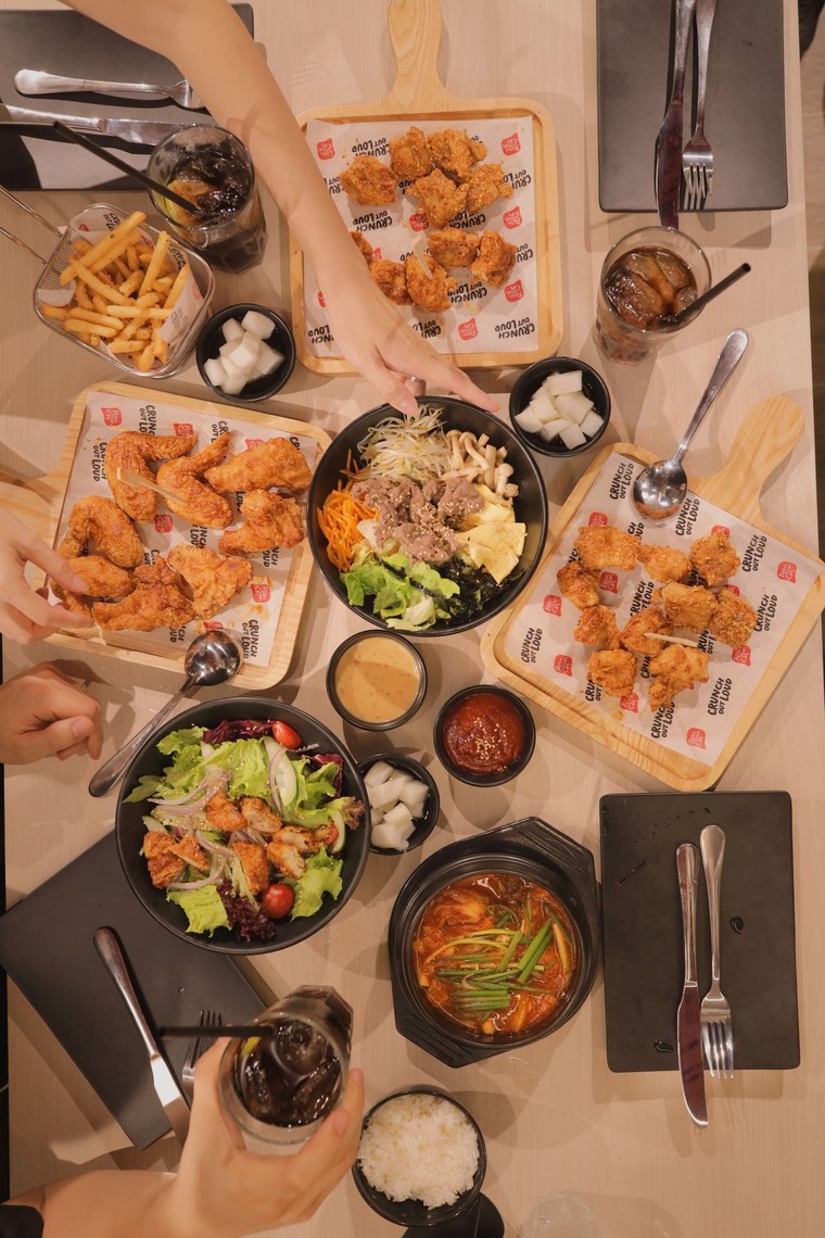 Gen Z đổ xô đến Grand World soi menu, “đu trend” ẩm thực ảnh 1