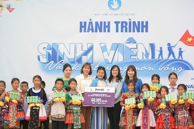 Vinamilk & Quỹ Sữa Vươn cao Việt Nam năm thứ 17: Thêm nhiều bữa ăn có sữa cho trẻ em ảnh 8