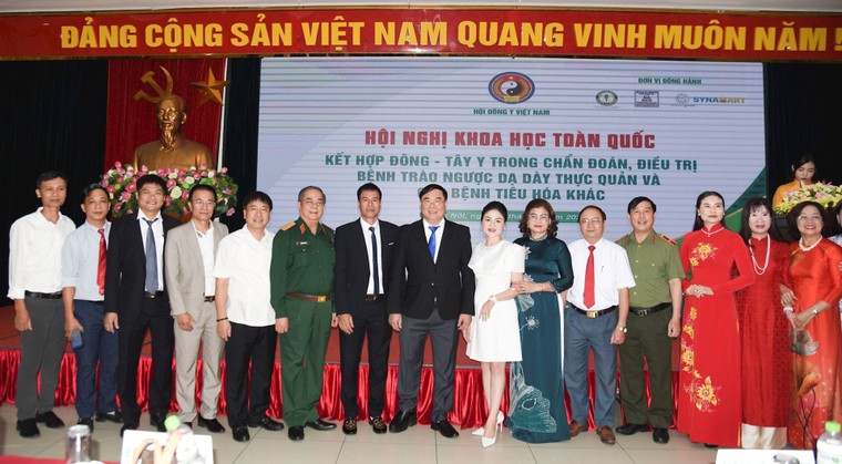 Lan tỏa hơn nữa những bài thuốc quý kết hợp Đông - Tây y điều trị các bệnh tiêu hóa ảnh 4