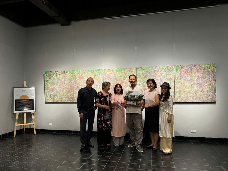 Hòa âm mùa thu - Gửi gắm sự cân bằng thân tâm trong hội hoạ ảnh 1