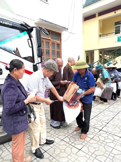 Cùng “khúc ruột” miền Trung vượt qua cơn bão số 4 ảnh 5