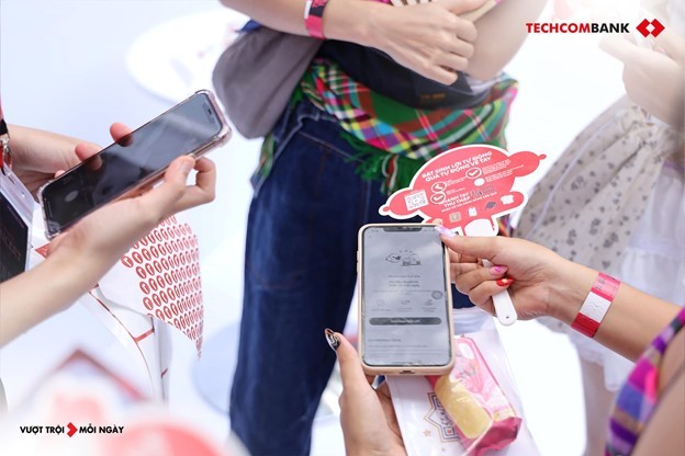 Khi âm nhạc truyền thống giao thoa hiện đại: Techcombank góp phần đưa concert Việt vươn tầm thế giới ảnh 3