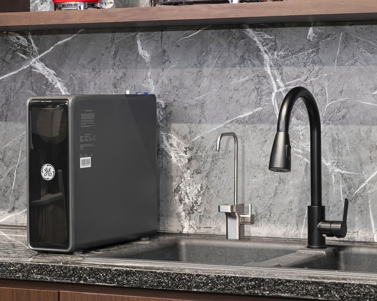 Dino Vũ “lập trình” không gian sống tiện nghi cho bố mẹ với hệ thống lọc nước tổng GE ảnh 2