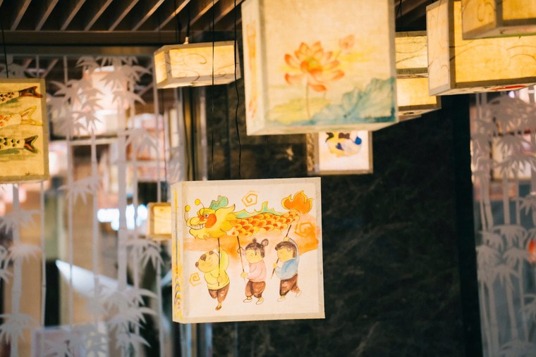 Tìm về tuổi thơ với 1.200 chiếc đèn đăng và bộ tranh “Ký ức đồng dao” tại núi Bà Đen ảnh 4