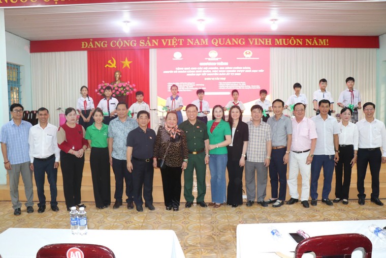 Mang Xuân ấm đến người nghèo Bình Phước trước thềm năm mới Ất Tỵ ảnh 9