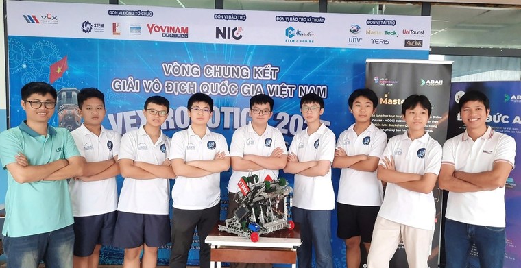Trường Đinh Thiện Lý xuất sắc nắm quyền tham dự Giải Vô địch Thế giới VEX Robotics 2025 ảnh 2