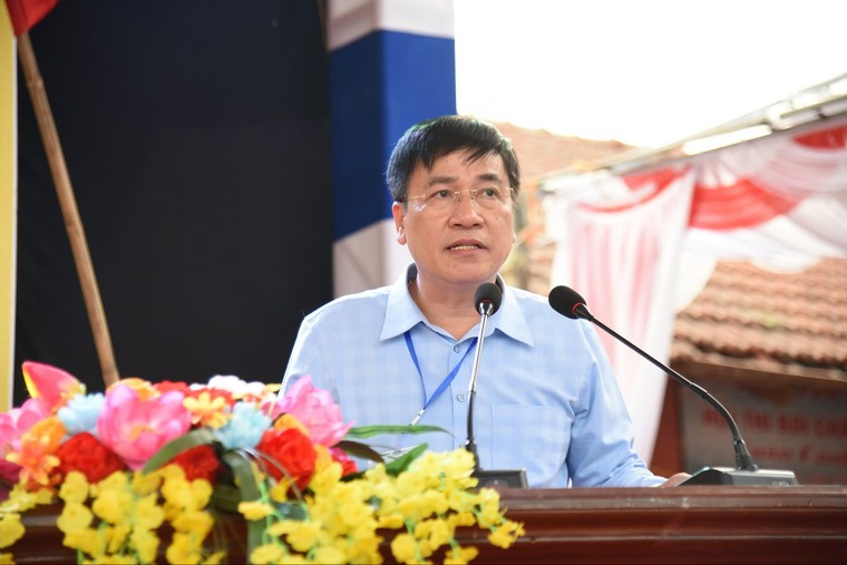 Trao học bổng Hùng Vương - món quà yêu thương cho học sinh nghèo đất Tổ ảnh 3