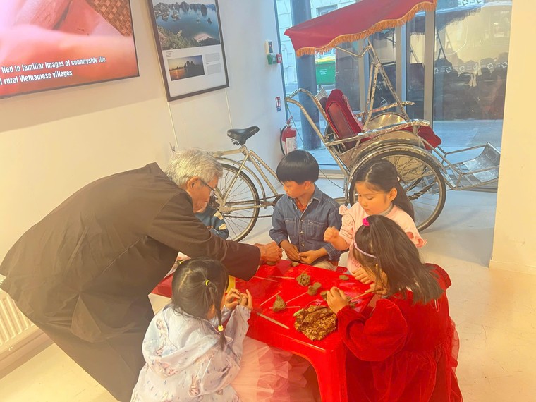 Tinh hoa văn hóa Kinh Bắc tỏa sáng giữa lòng Paris ảnh 6