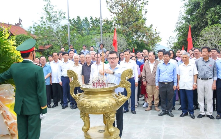 Tôn vinh truyền thống vẻ vang của Hội Nhà báo Việt Nam trong 75 năm xây dựng và phát triển ảnh 5