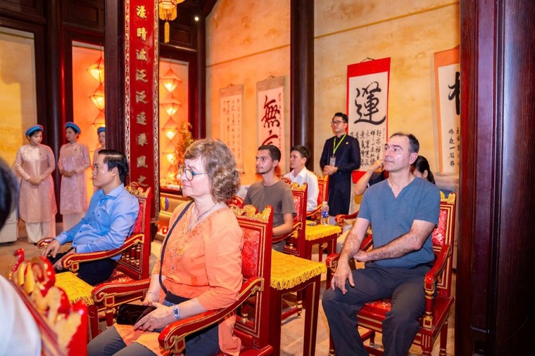 Ngự trà Hoàng cung ảnh 3