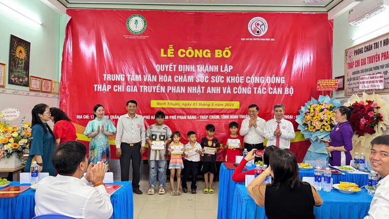 Dấu mốc ý nghĩa với phương pháp Thập chỉ gia truyền Phan Nhật Anh ảnh 3