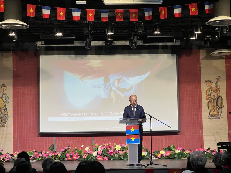 Cộng đồng người Việt tại Pháp kỷ niệm 50 năm Ngày Thống nhất đất nước: Ký ức bất diệt, niềm tin vươn tới tương lai ảnh 2