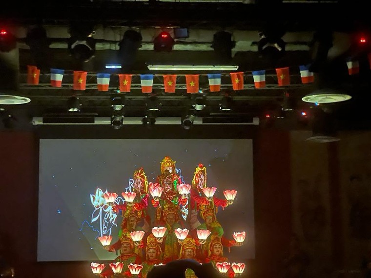 Việt Nam đẩy mạnh xúc tiến du lịch tại Pháp: Quảng bá Năm Du lịch quốc gia 2025 và sản phẩm làng nghề truyền thống ảnh 2