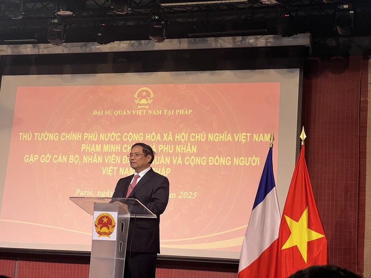 Thủ tướng Phạm Minh Chính gặp gỡ cộng đồng người Việt tại Pháp: Tự hào, đoàn kết, hướng về tương lai ảnh 1
