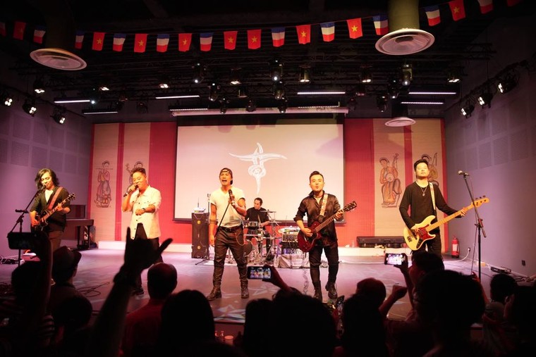 Khởi động tour “Đường tới đỉnh vinh quang”: 30 năm hành trình rock Việt của Bức Tường ảnh 4