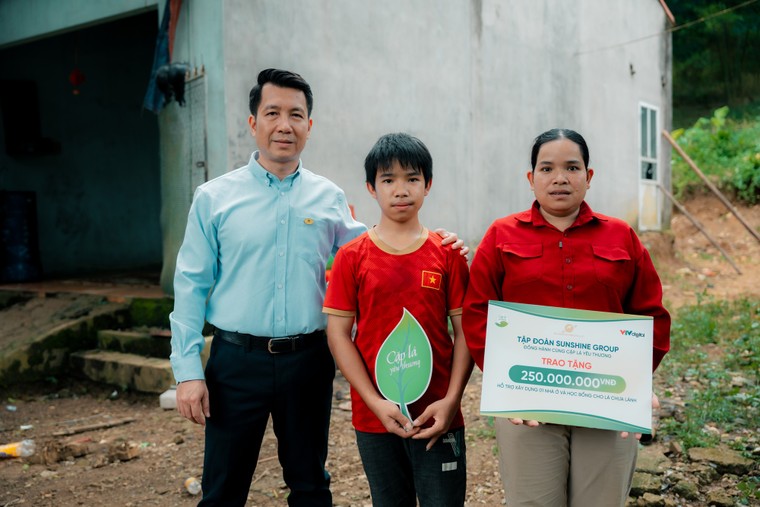 500 triệu đồng từ phiên livestream BĐS đầu tiên của Sunshine Group đã đến tay hai hoàn cảnh đặc biệt tại Thanh Hoá ảnh 1