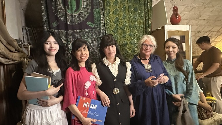 “Việt Nam - Hành trình ký ức”: Khi ống kính gặp ngòi bút ảnh 3