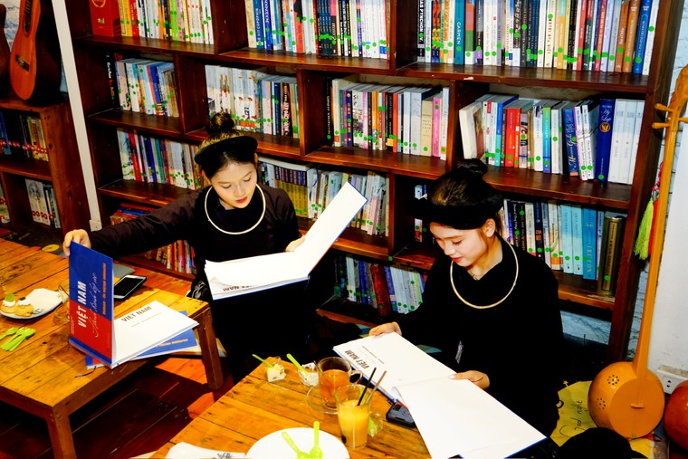 Ra mắt sách "Việt Nam - Hành trình ký ức": Giao lưu văn hóa Việt-Pháp ảnh 7