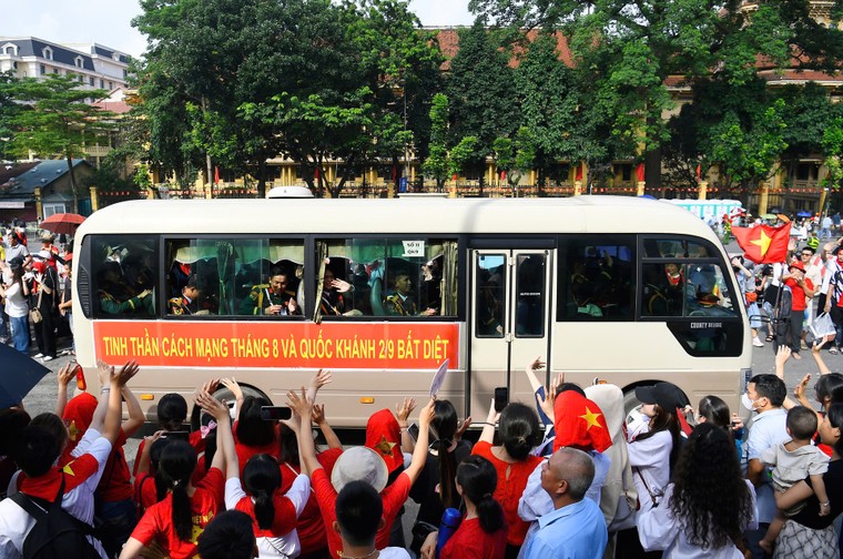 Hàng triệu trái tim hòa cùng nhịp đập tự hào Việt Nam ảnh 24