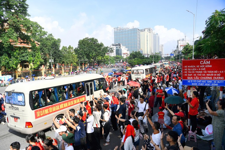 Hàng triệu trái tim hòa cùng nhịp đập tự hào Việt Nam ảnh 23